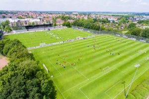 Es liegen zwei top gepflegte Rasenplätze im Trainingslager am Deister direkt nebeneinander