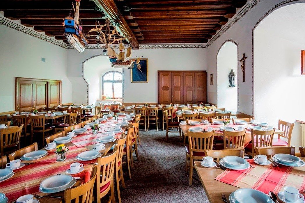 Schöner Speisesaal im Fussball Trainingslager auf der Burg