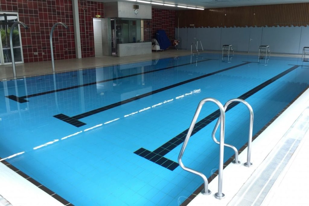 Fussball Trainingslager Frankfurt Schwimmbad