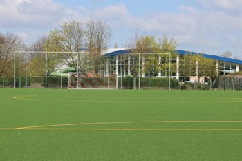 Moderner Kunstrasen beim Fussball Trainingslager Sporthotel Harz