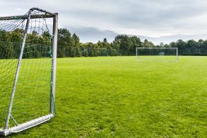 Rasentrainingsplatz Fussball Trainingslager an der Aller