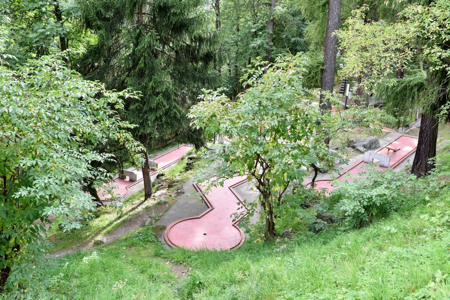 Minigolf-Anlage im Fussball Trainingslager Wallis