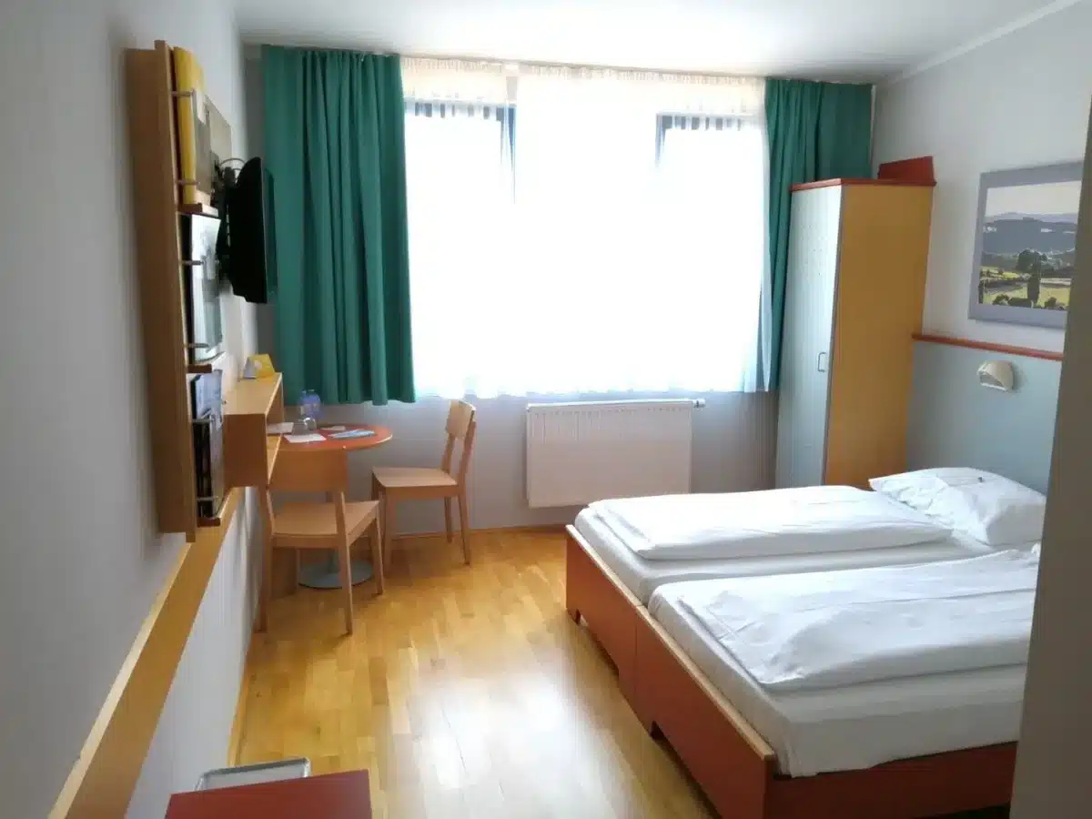 24-dz-doppelzimmer-jufa-hotel-gnas-1440x1080-1.jpg