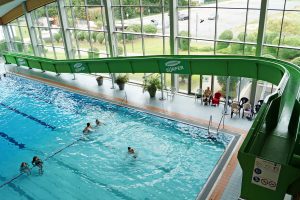 aquamagis-erlebnisbad-sportbecken-stehrutsche-sauerlandsurfer aquamagis-erlebnisbad-sportbecken-stehrutsche-sauerlandsurfer