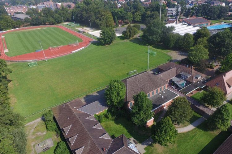 Luftaufnahme des Fussball Trainingslager Ammerland
