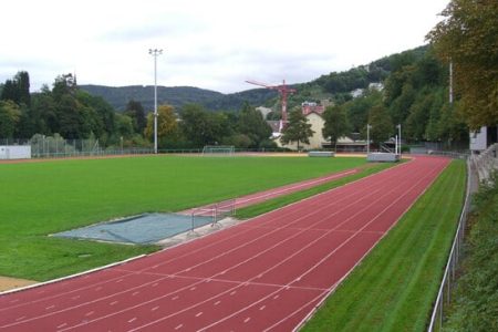 Rasenplatz beim Fussball Trainingslager an der Limmat