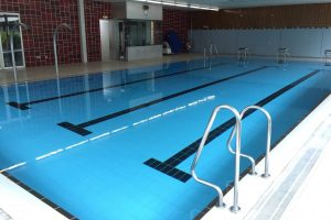 Fussball Trainingslager Frankfurt Schwimmbad