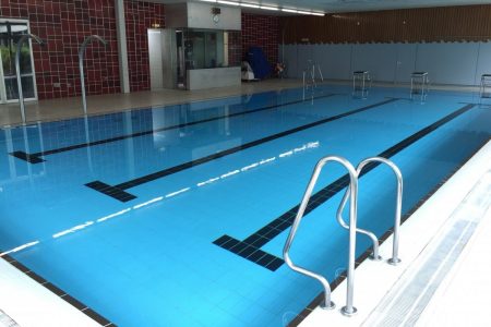 Fussball Trainingslager Frankfurt Schwimmbad