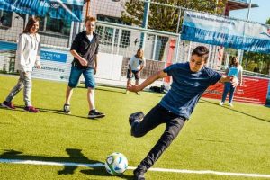 Soccercourt auf dem Gelände der Unterkunft am Inn