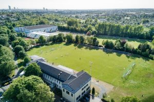 Einzigartige Sportanlage mit mehreren Naturrasenplätzen