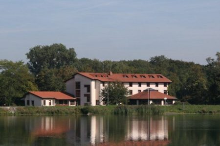Unterkunft beim Fussball Trainingslager am Rheinufer