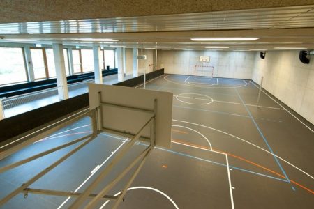 Training in der Sporthalle direkt im Haus