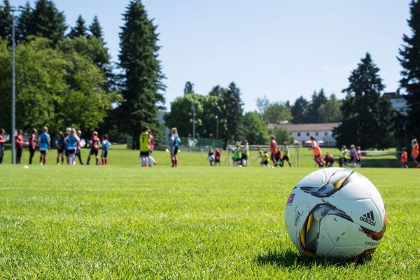 Rasenplatz Sporthotel Mittelhessen Fussball Trainingslager